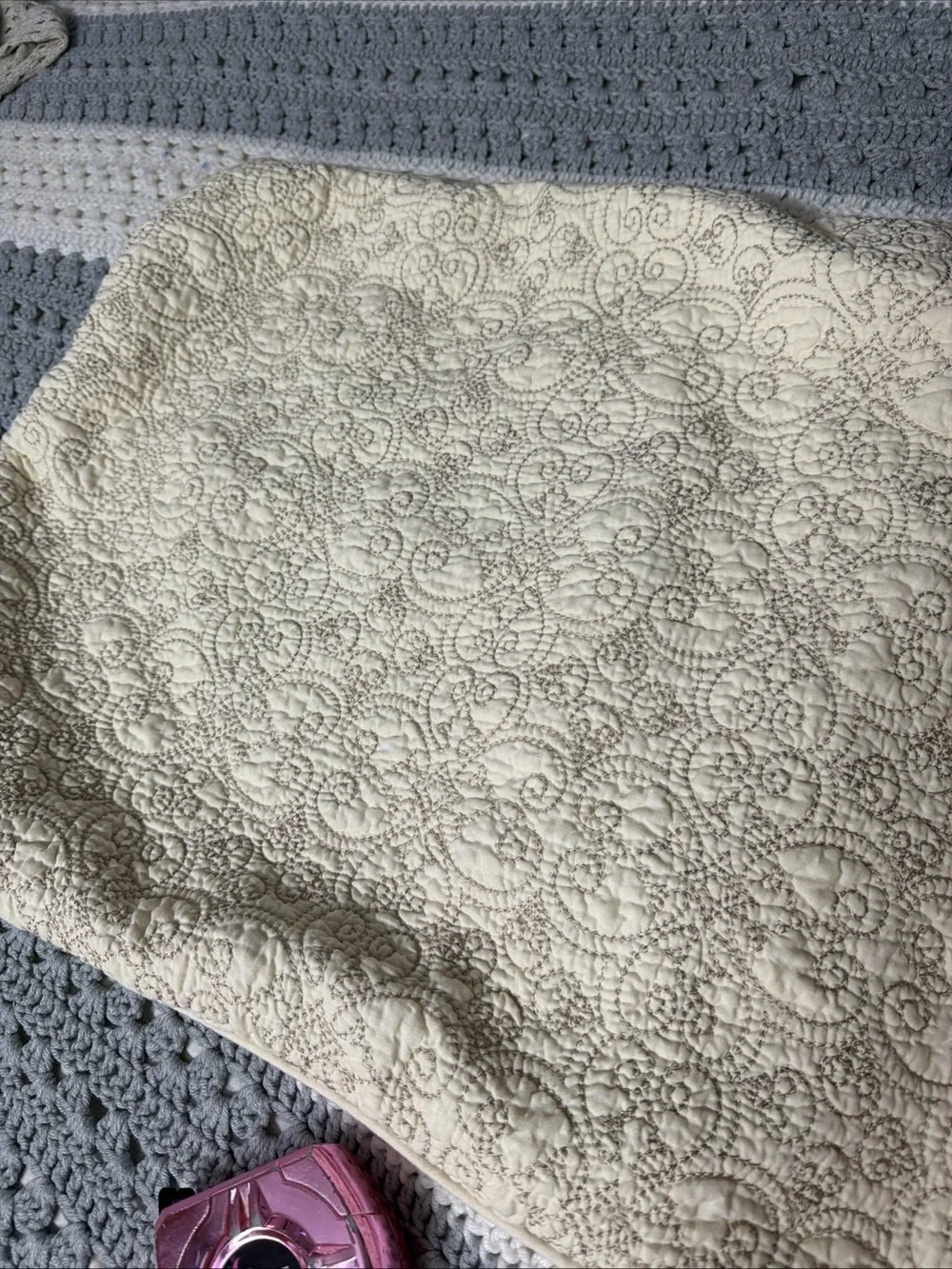 Royal Heritage Home Cream Quilted Pillow Sham Swirl Stitching 100% Cotton 20”x26